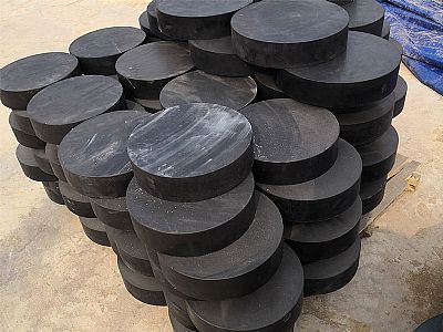 子长市板式橡胶支座由若干层橡胶片与薄钢板经加压硫化